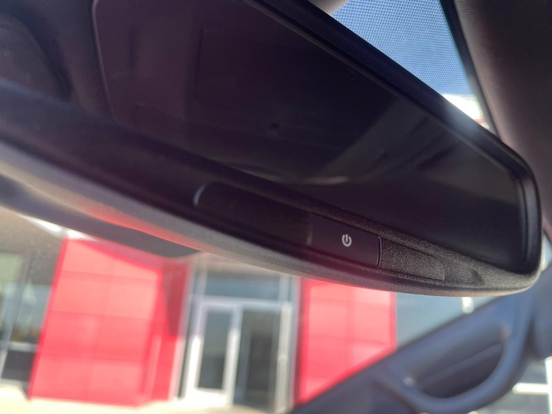 2021 Chrysler Pacifica Touring photo 29