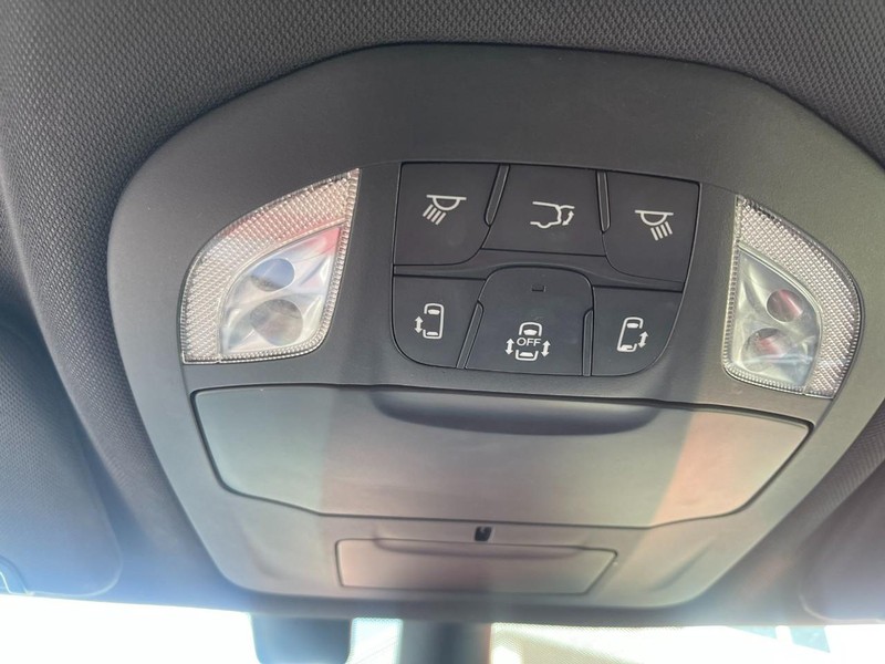 2021 Chrysler Pacifica Touring photo 31