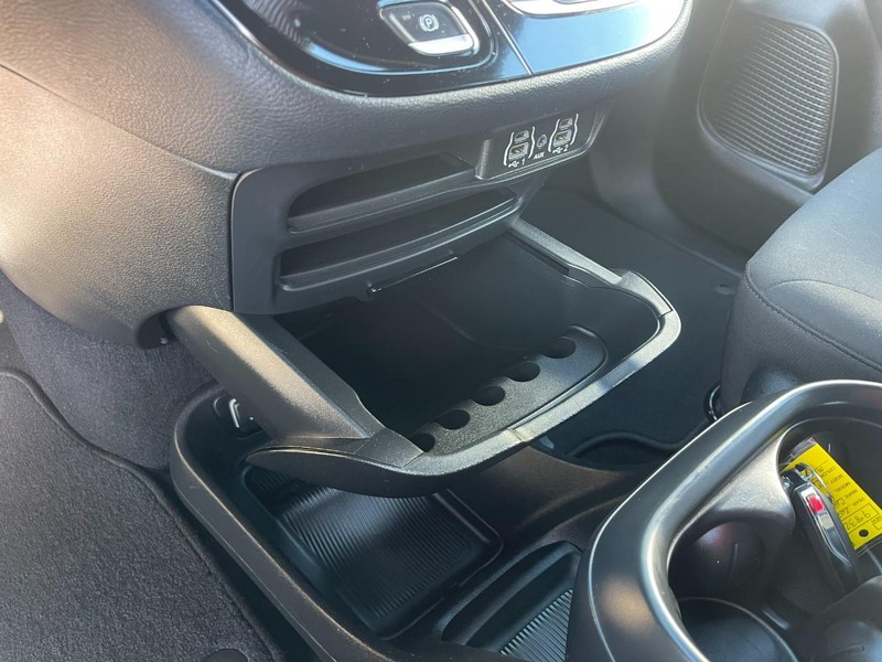 2021 Chrysler Pacifica Touring photo 33