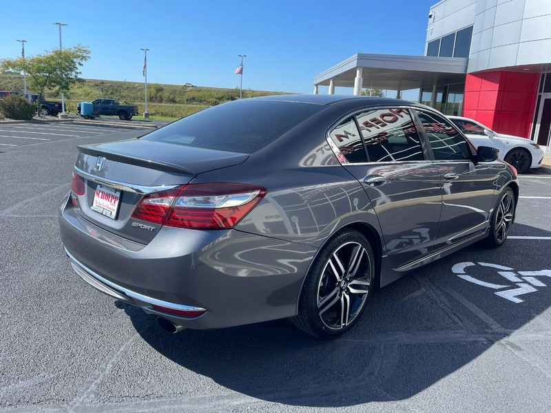 Honda Accord Sedan Vehicle Image 03