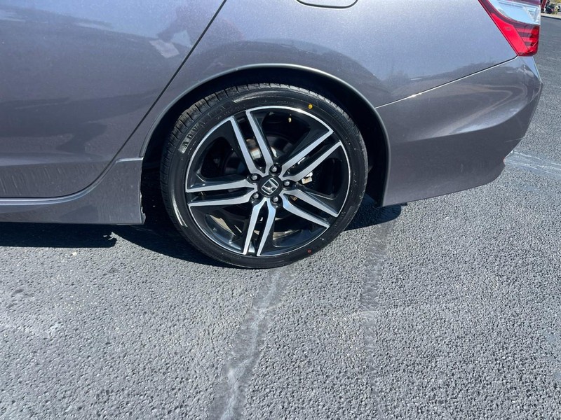Honda Accord Sedan Vehicle Image 05
