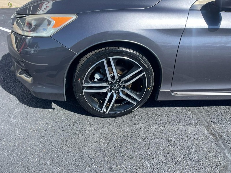 Honda Accord Sedan Vehicle Image 06