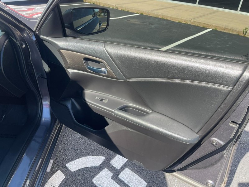 Honda Accord Sedan Vehicle Image 11