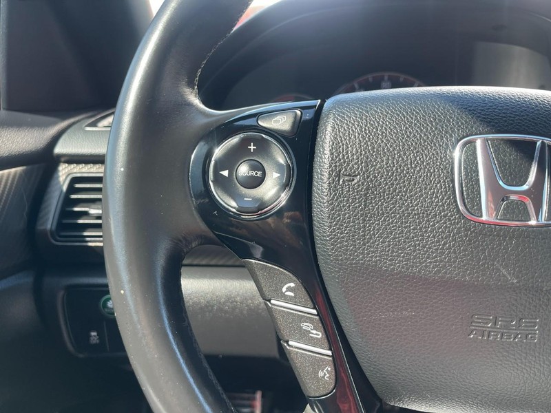 Honda Accord Sedan Vehicle Image 21