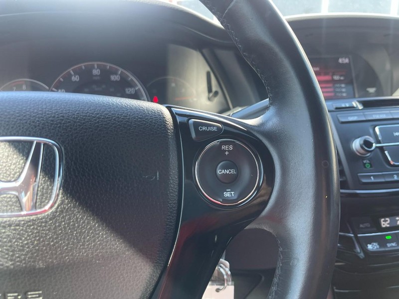 Honda Accord Sedan Vehicle Image 22