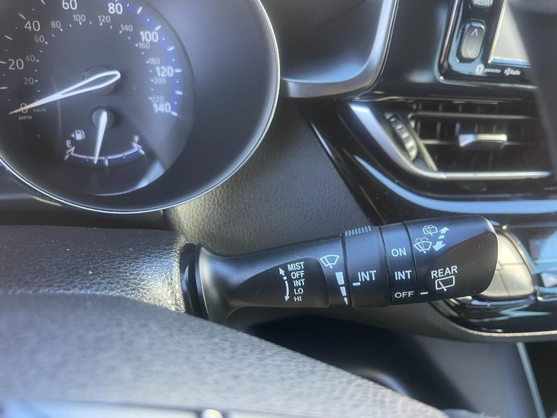 Toyota C-HR Vehicle Image 23