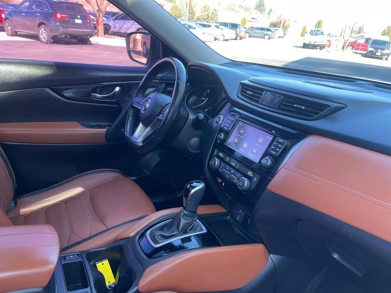 Nissan Rogue Vehicle Image 06