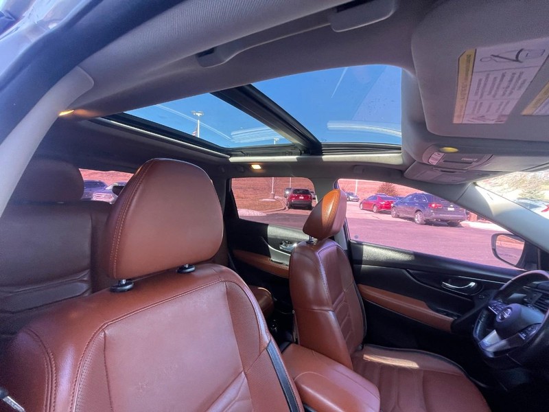 Nissan Rogue Vehicle Image 07