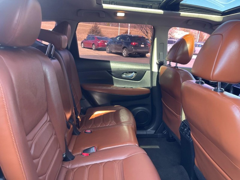 Nissan Rogue Vehicle Image 10