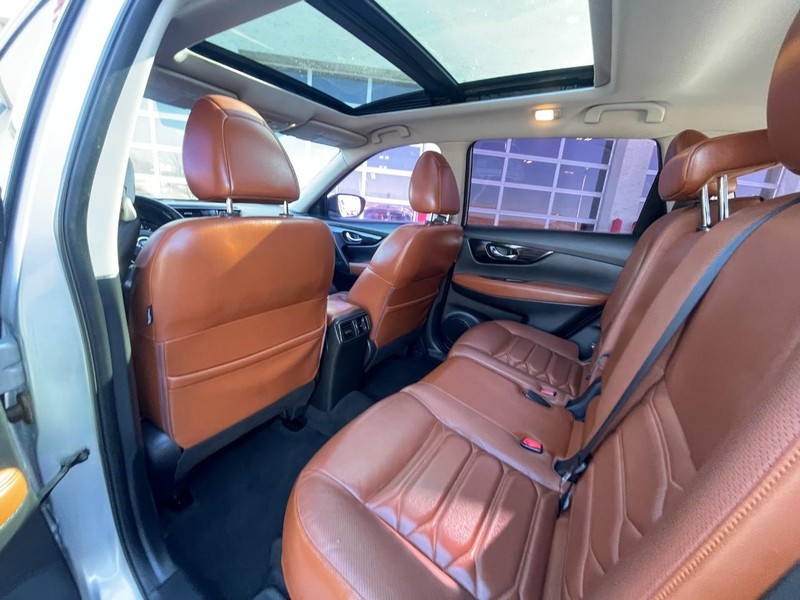 Nissan Rogue Vehicle Image 14