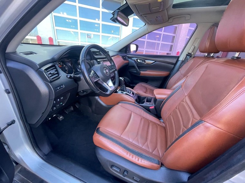 Nissan Rogue Vehicle Image 16