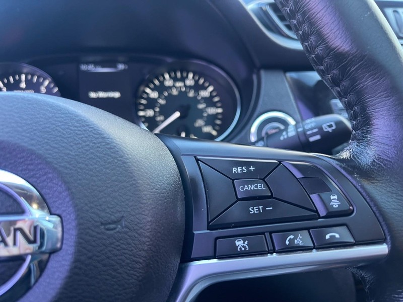 Nissan Rogue Vehicle Image 23