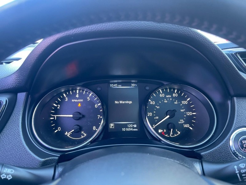 Nissan Rogue Vehicle Image 24