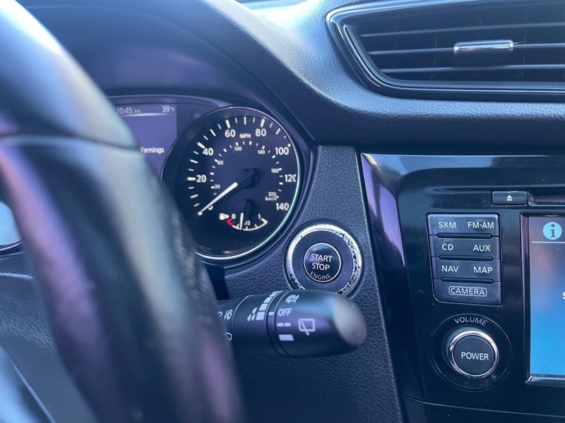 Nissan Rogue Vehicle Image 25