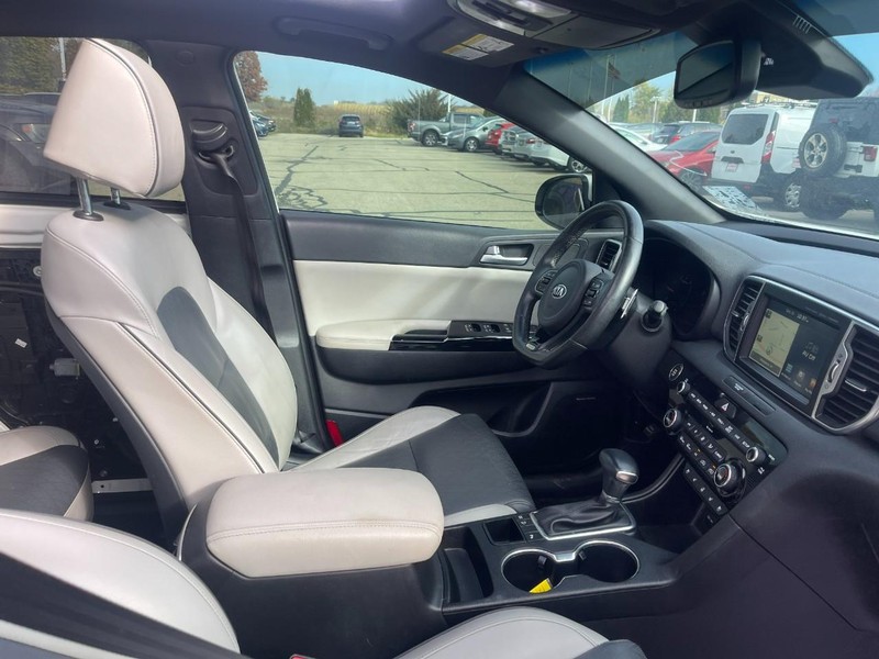 Kia Sportage Vehicle Image 04