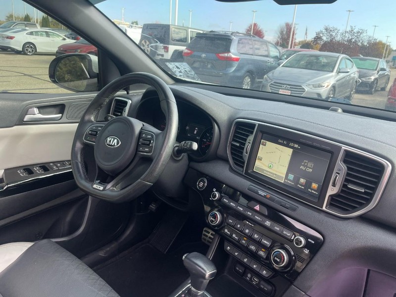 Kia Sportage Vehicle Image 05