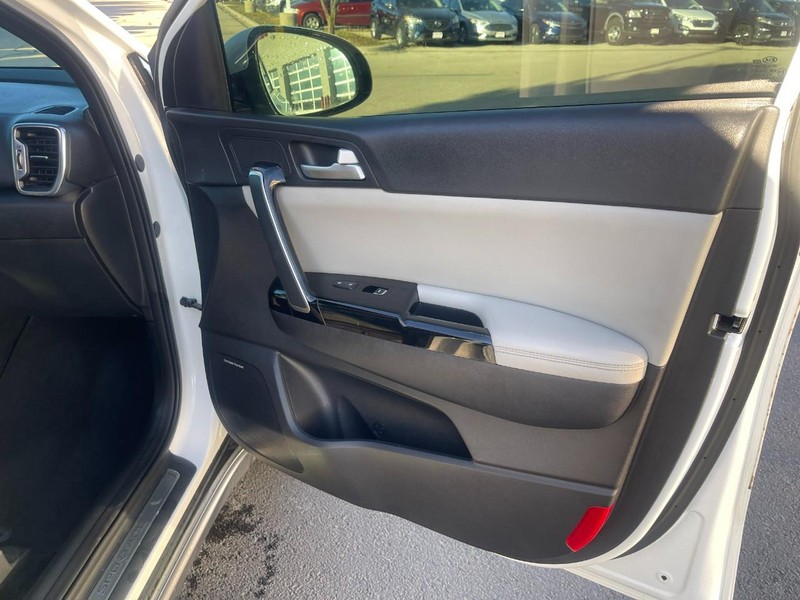 Kia Sportage Vehicle Image 08