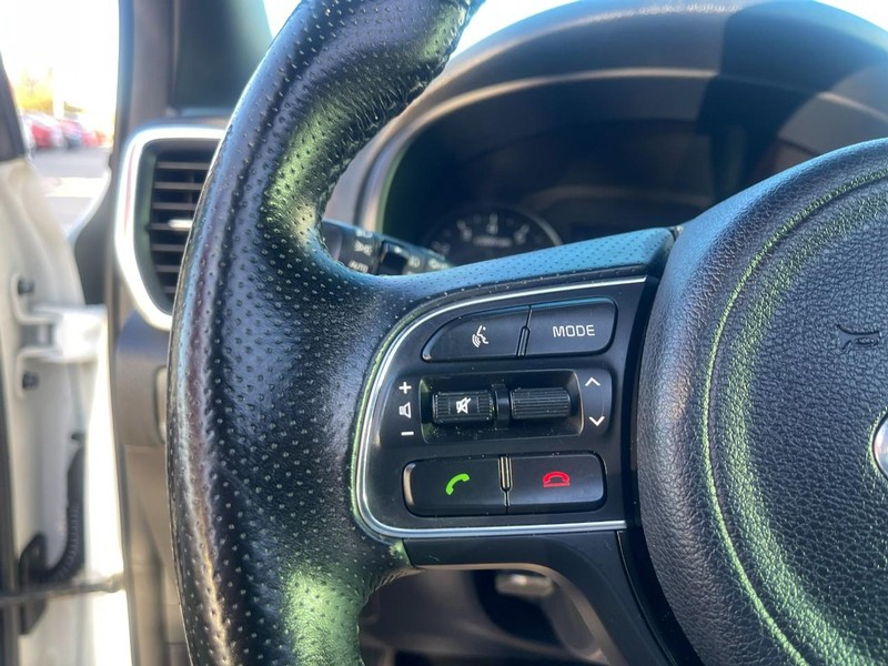 Kia Sportage Vehicle Image 20