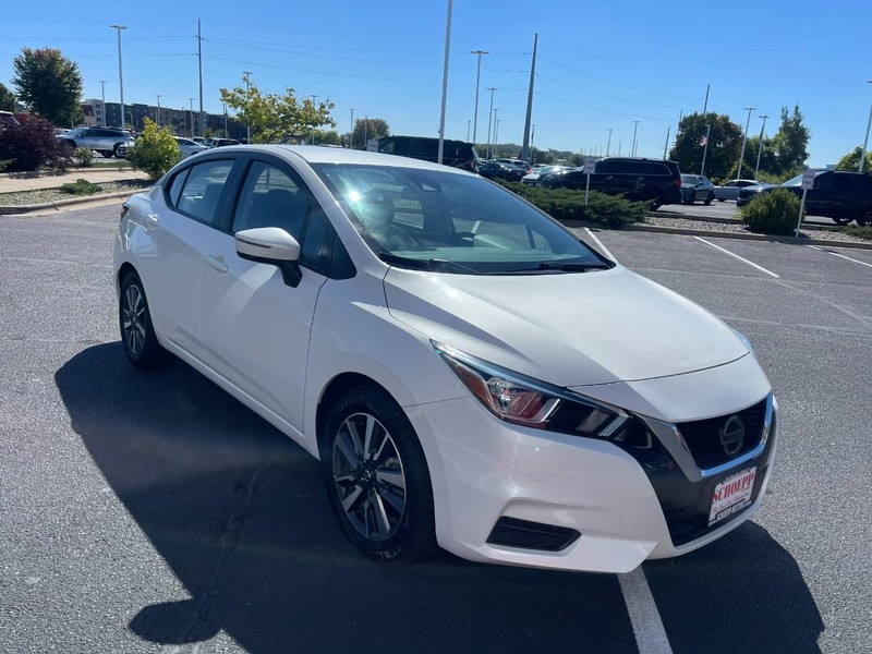 2021 Nissan Versa SV photo 2