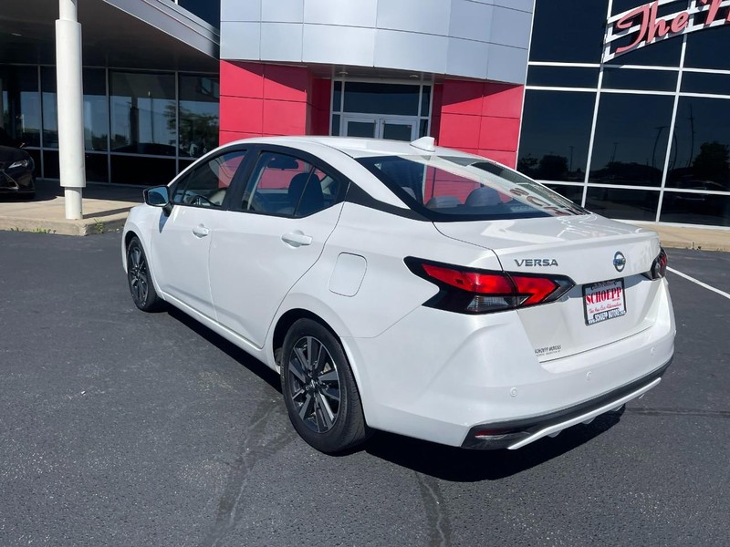 2021 Nissan Versa SV photo 4