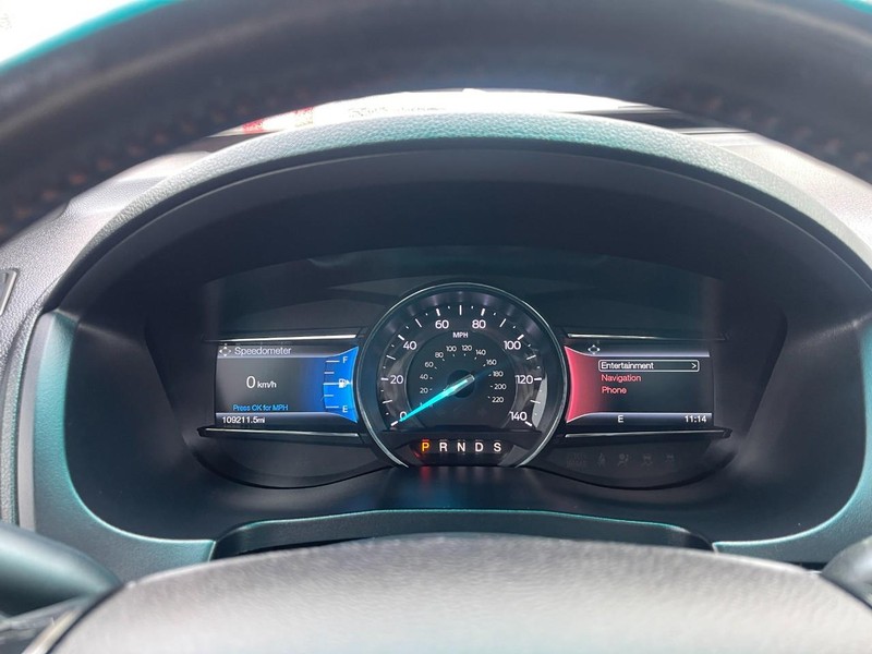 Ford Explorer Vehicle Image 29