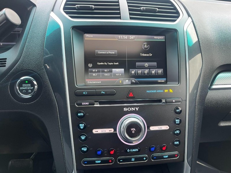 Ford Explorer Vehicle Image 31