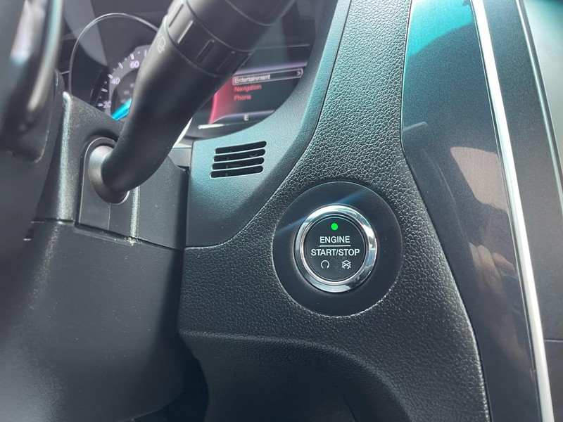 Ford Explorer Vehicle Image 32