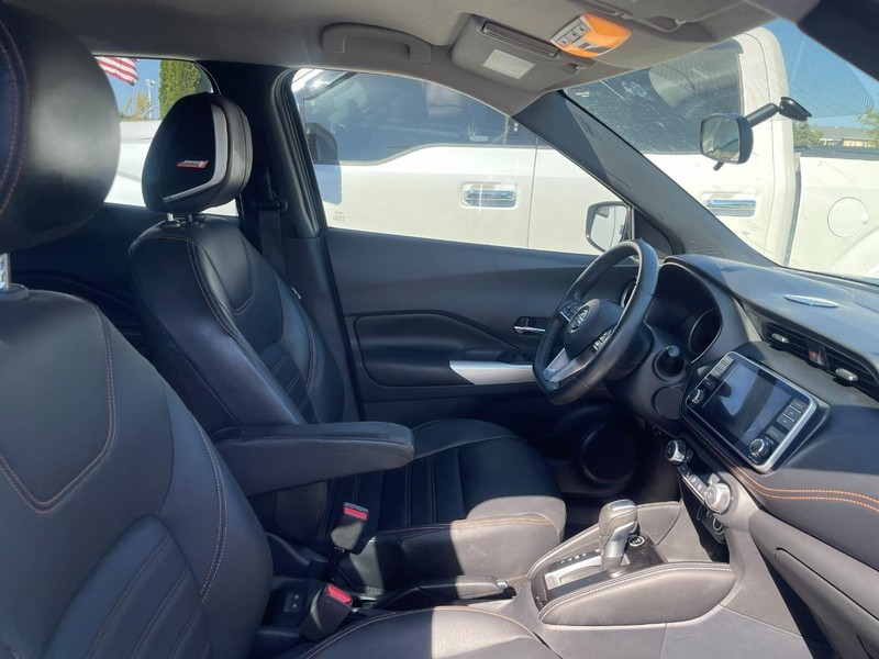 Nissan Kicks Vehicle Image 03