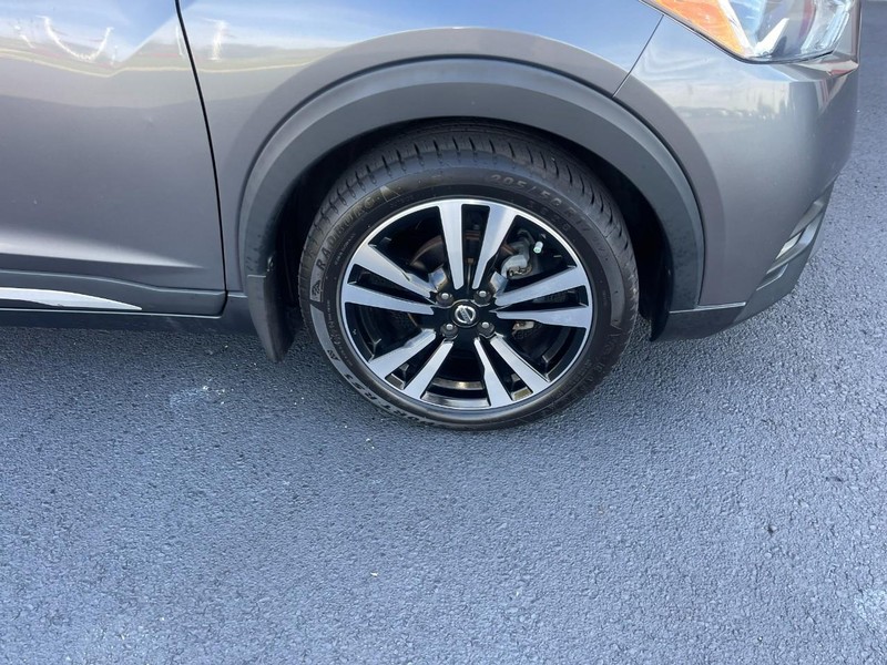 Nissan Kicks Vehicle Image 07