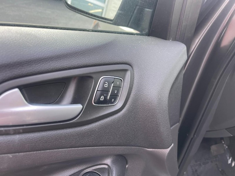 Ford Escape Vehicle Image 16