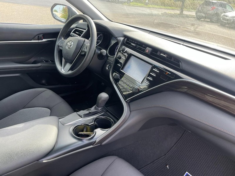 Toyota Camry Vehicle Image 02