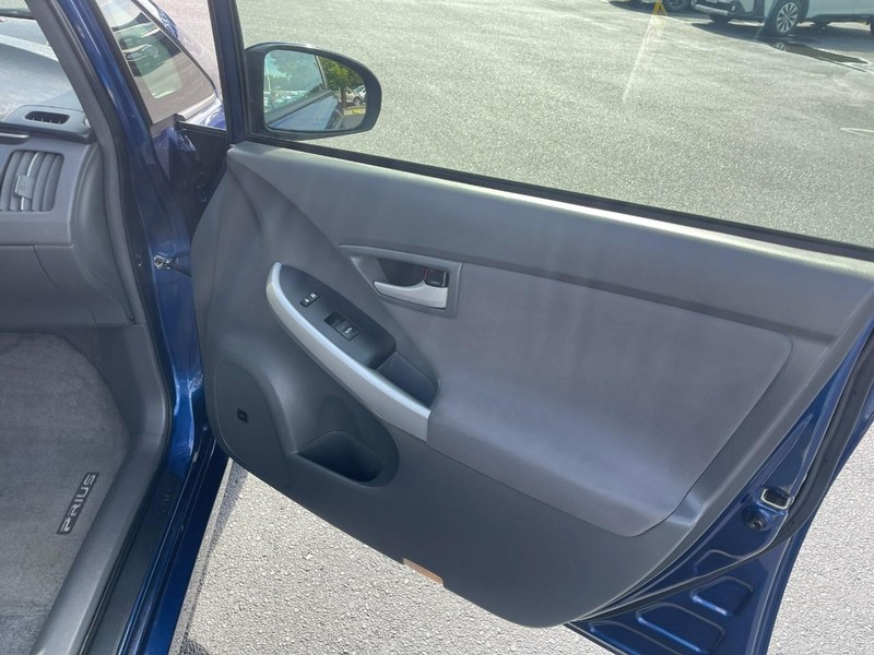 Toyota Prius Vehicle Image 06