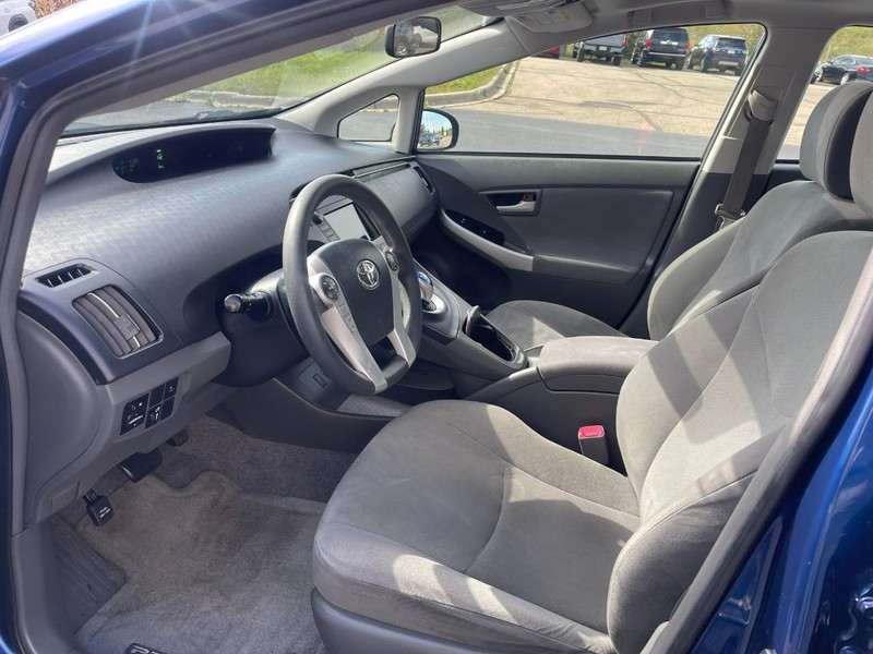 Toyota Prius Vehicle Image 10
