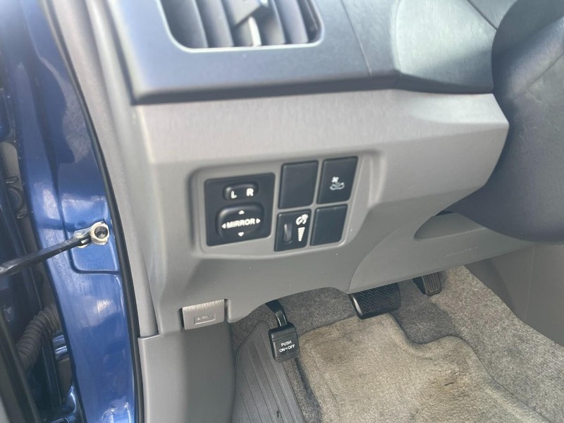 Toyota Prius Vehicle Image 11