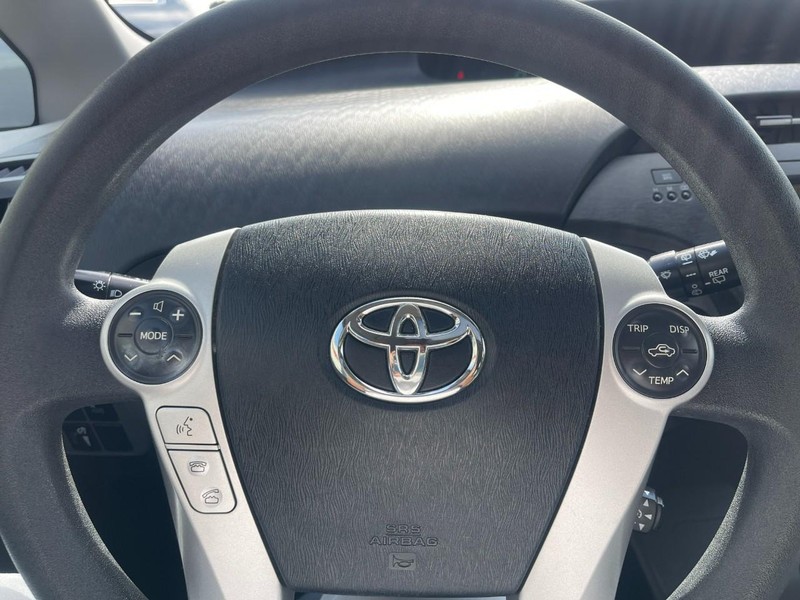 Toyota Prius Vehicle Image 13