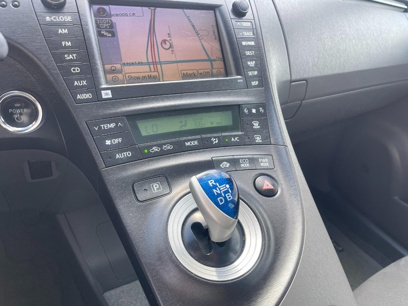 Toyota Prius Vehicle Image 18