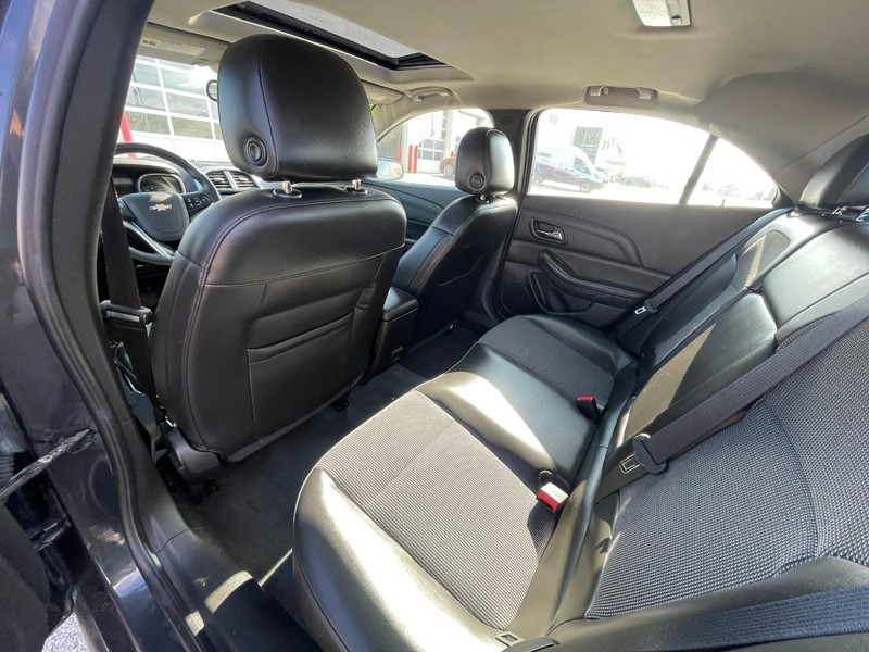 Chevrolet Malibu Vehicle Image 08