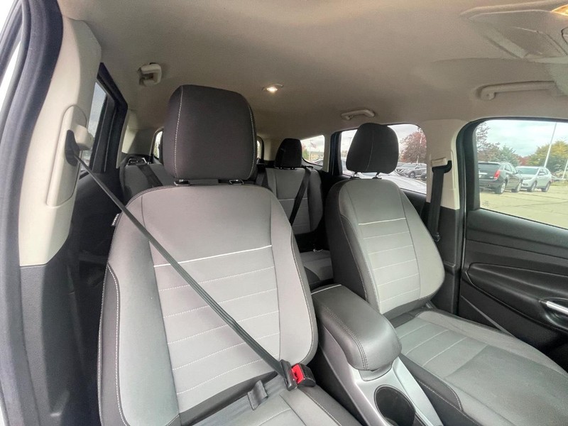 Ford Escape Vehicle Image 04