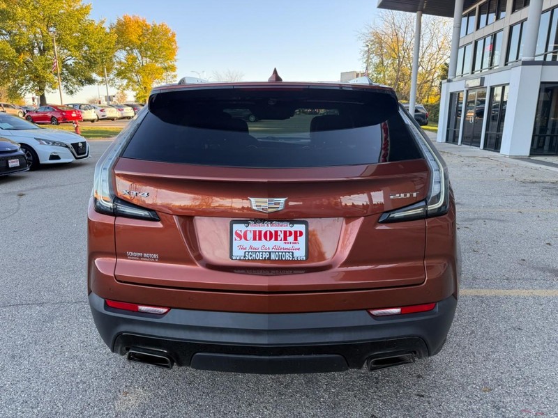 Cadillac XT4 Vehicle Image 06