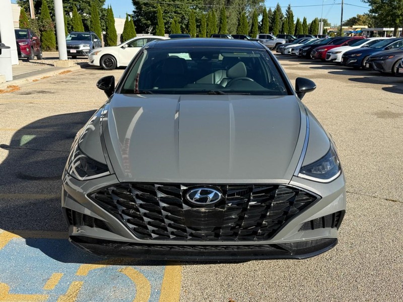 Hyundai Sonata Vehicle Image 02