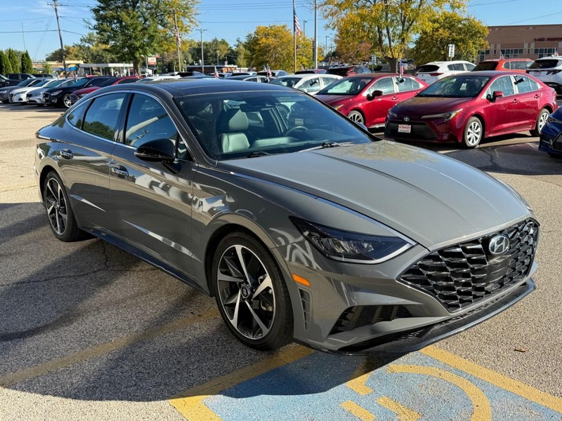Hyundai Sonata Vehicle Image 03