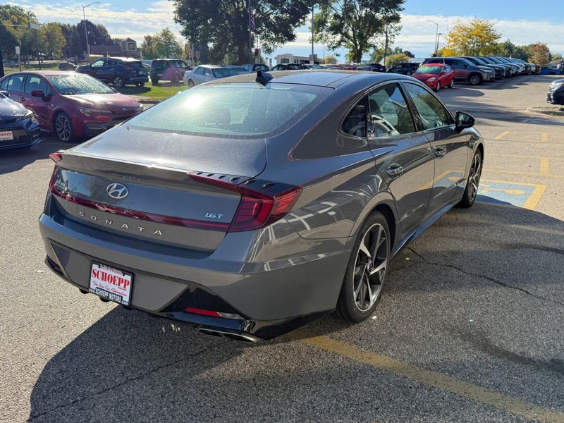 Hyundai Sonata Vehicle Image 05