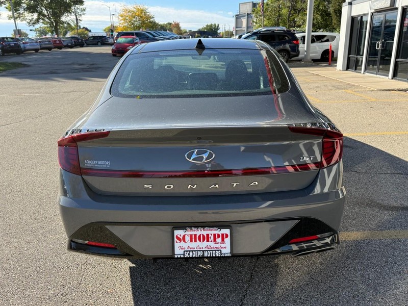 Hyundai Sonata Vehicle Image 06