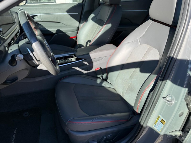Hyundai Sonata Vehicle Image 09