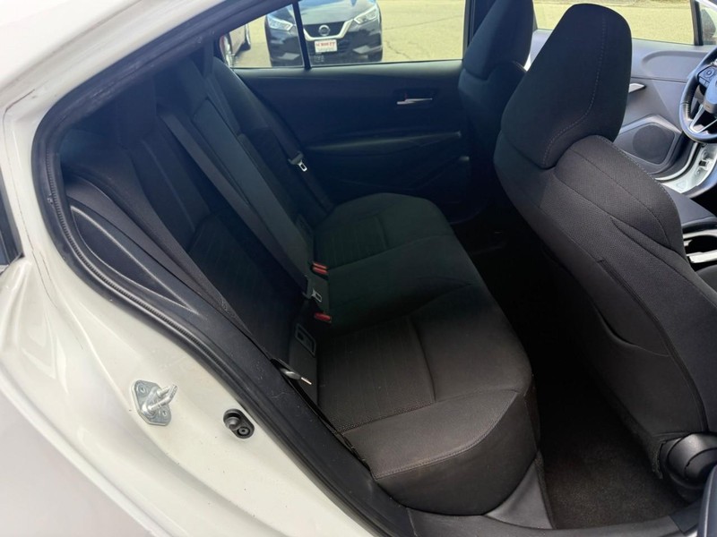 Toyota Corolla Vehicle Image 13