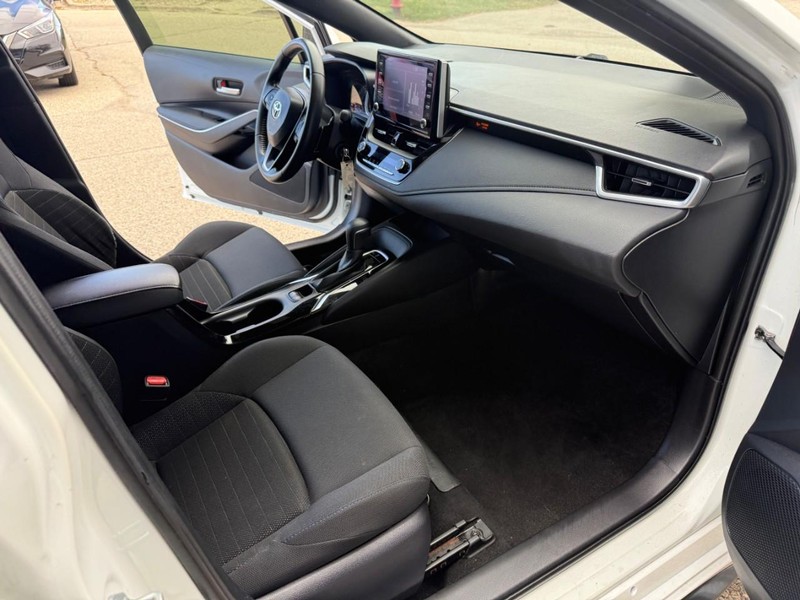 Toyota Corolla Vehicle Image 16