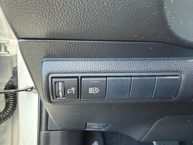 Toyota Corolla Vehicle Image 17