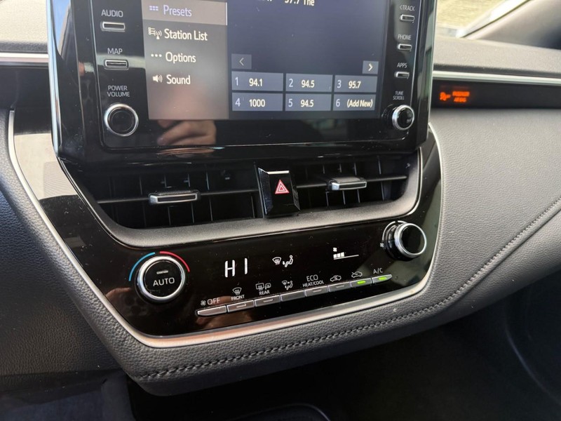 Toyota Corolla Vehicle Image 24