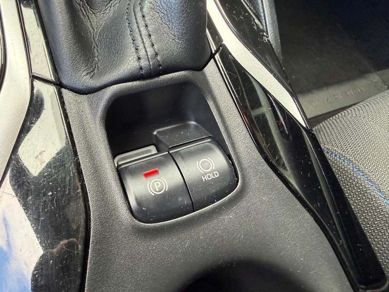 Toyota Corolla Vehicle Image 25