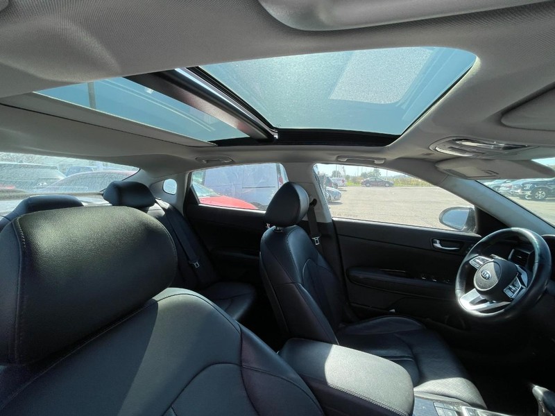 Kia Optima Vehicle Image 03